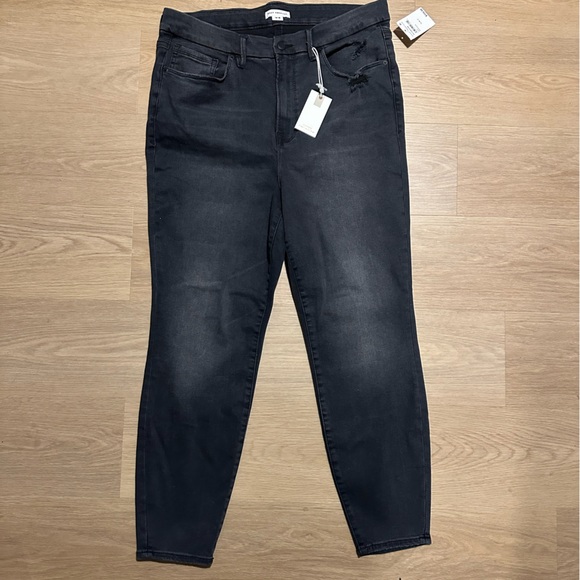 Good American | Always Fit Good Legs Cropped Jeans - Picture 6 of 9